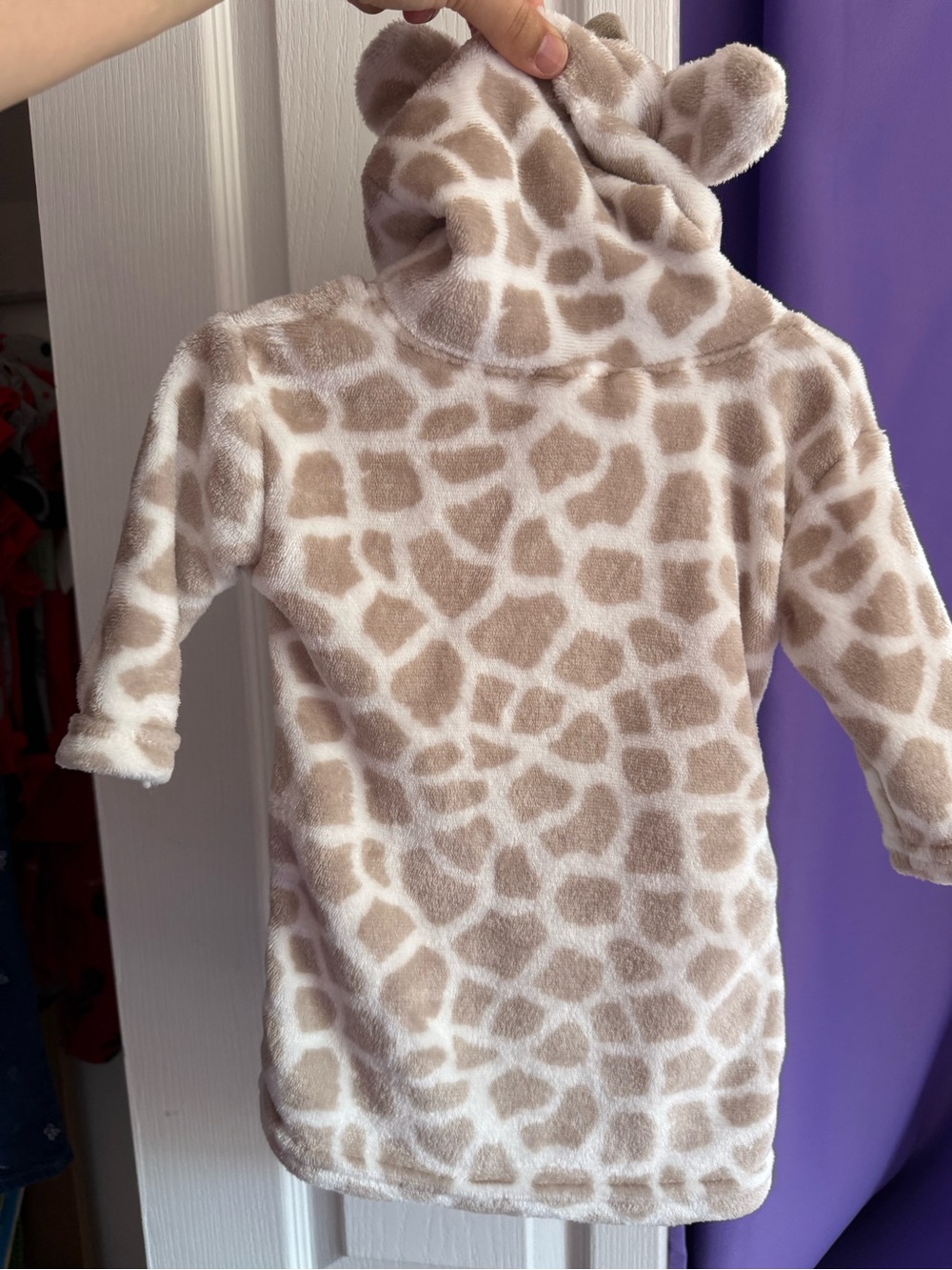Modern Baby Giraffe Robe - Picture 3 of 4